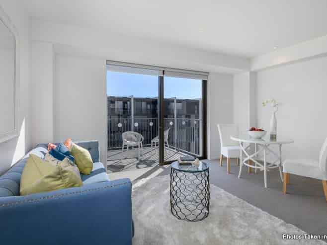 402/4 Bluegrey Avenue, Stonefields