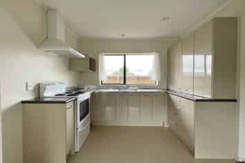 4B Reid Road, New Lynn