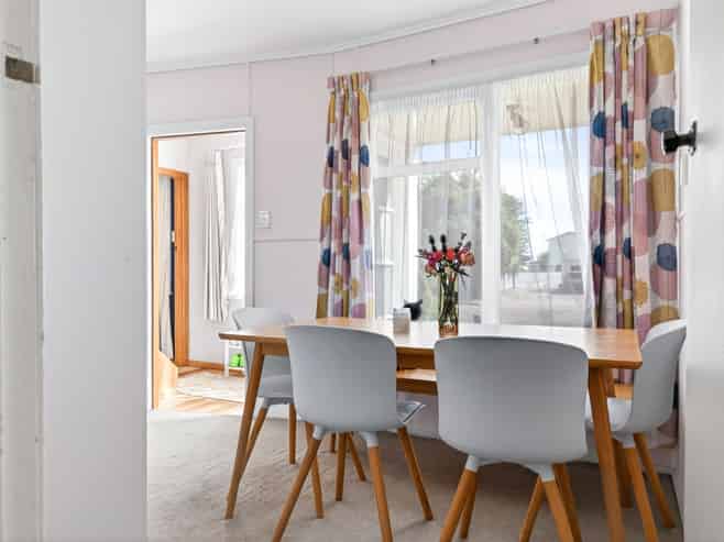 4 Renfrew Place, Highbury