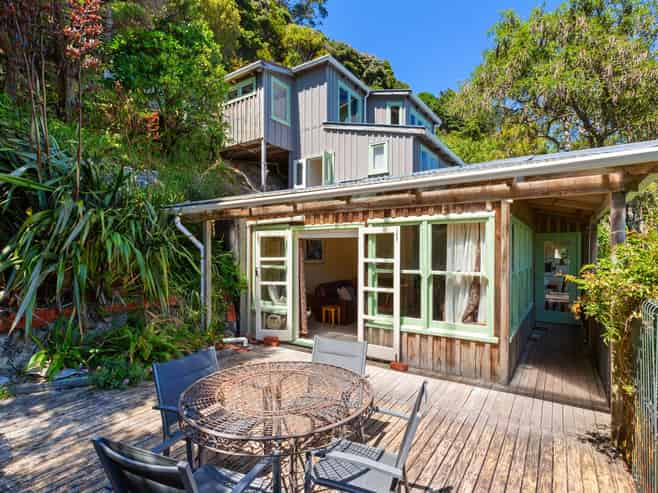 17 Mahina Road, Mahina Bay