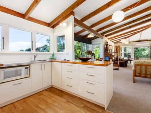 17 Mahina Road, Mahina Bay, Eastbourne