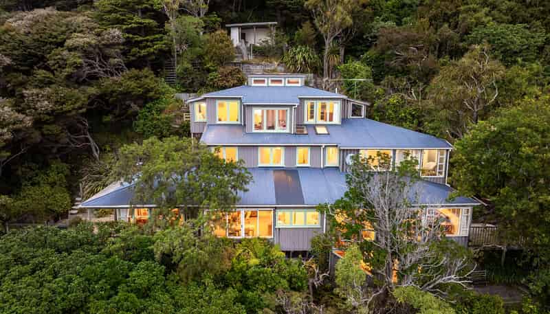 17 Mahina Road, Mahina Bay, Eastbourne