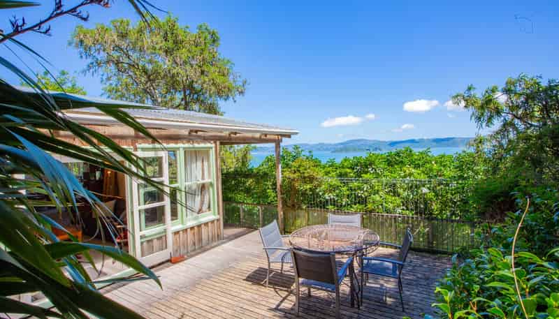 17 Mahina Road, Mahina Bay, Eastbourne