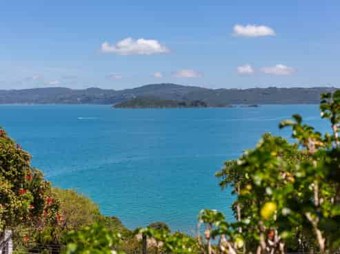 17 Mahina Road, Mahina Bay, Eastbourne