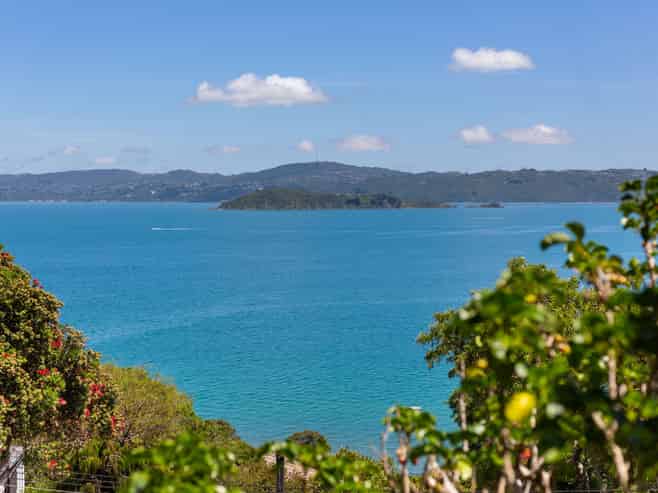 17 Mahina Road, Mahina Bay