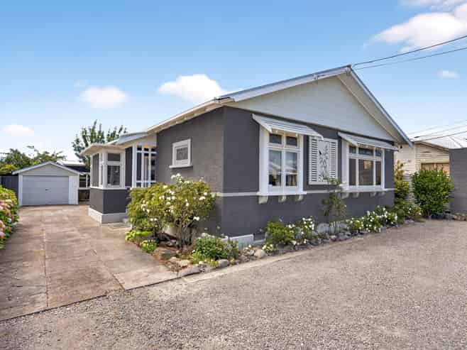 106 Lincoln Road, Masterton