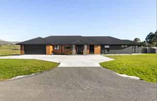 230 Valley Views, Fitzherbert