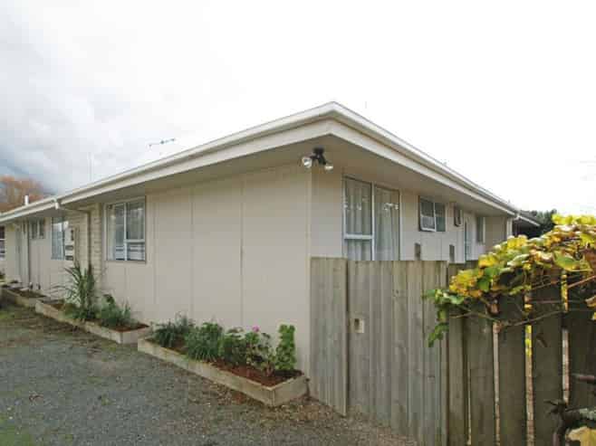 2/110 Firth Street, Hamilton East