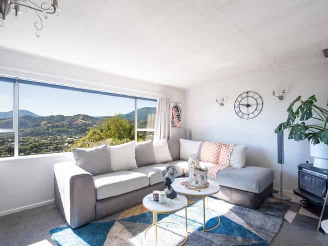 7 Jasper Way, Washington Valley