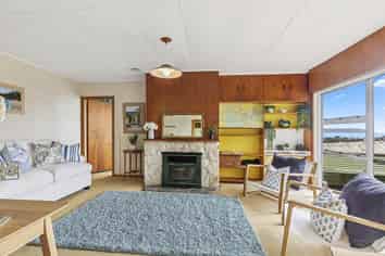 15 Spur Grove, Titahi Bay