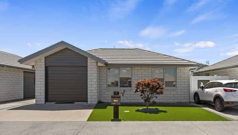 12 Arrow Close (Dunes Lifestyle Village), Papamoa