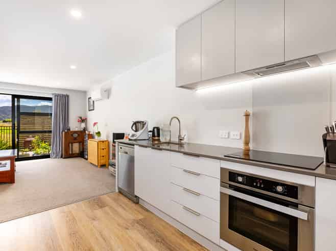 41 Te Ara o Papatahi, Wainuiomata