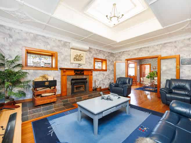 18 Miro Street, Takaro