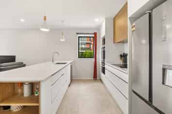 1/33 Nugget Avenue, Hobsonville