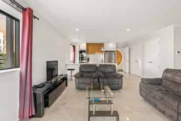 1/33 Nugget Avenue, Hobsonville