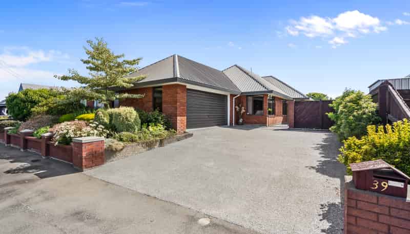 39 Munro Street, Redwood