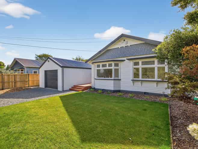 13 Kowhai Terrace, Saint Martins