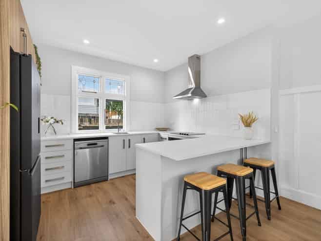 13 Kowhai Terrace, Saint Martins