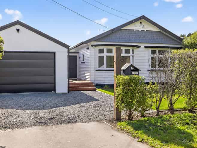 13 Kowhai Terrace, Saint Martins