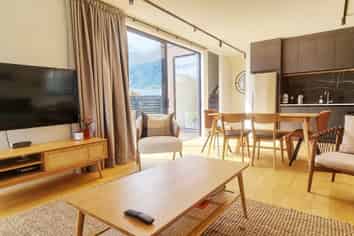 1 Curvey Court, Queenstown