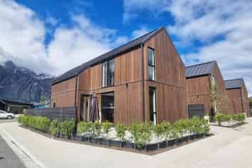 1 Curvey Court, Queenstown