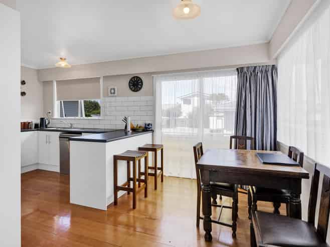 13 Hunter Street, Hawera