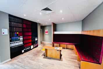 HIGH-PROFILE AUTOMOTIVE / SHOWROOM OPPORTUNITY
