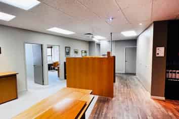 HIGH-PROFILE AUTOMOTIVE / SHOWROOM OPPORTUNITY
