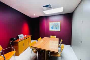 HIGH-PROFILE AUTOMOTIVE / SHOWROOM OPPORTUNITY
