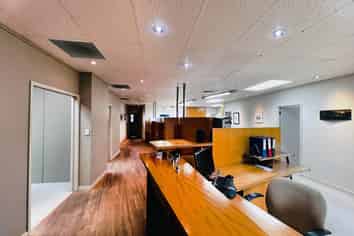 HIGH-PROFILE AUTOMOTIVE / SHOWROOM OPPORTUNITY
