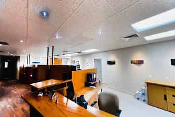 HIGH-PROFILE AUTOMOTIVE / SHOWROOM OPPORTUNITY
