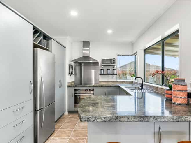 12  Percy Kinsman Crescent, Riverstone Terraces