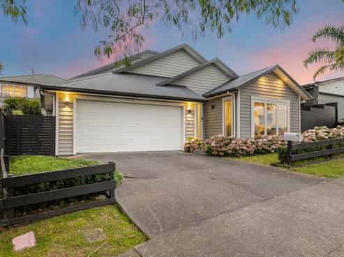16 Steamer Road, Silverdale