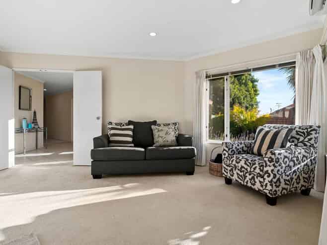 27 Gillett Place, Botany Downs