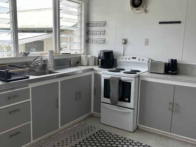 1006 Glenhope Street, Mahora