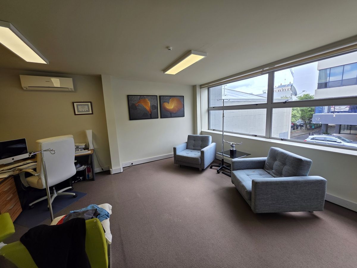 Newmarket Office Tenancy with Established Fitout - Bild 4