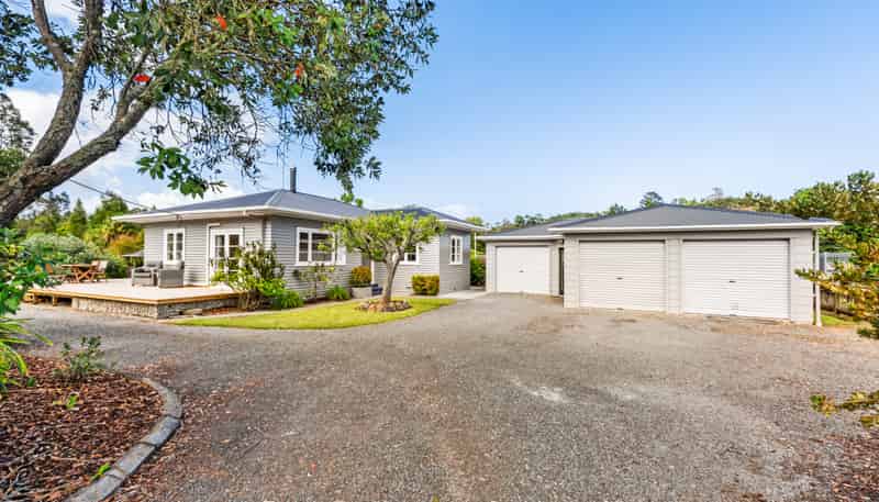 116 Loop Road, Otaika