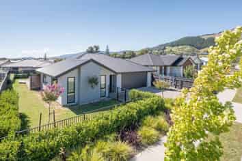 6 Cupola Crescent, Richmond