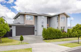 2 Boocock Crescent, Orewa