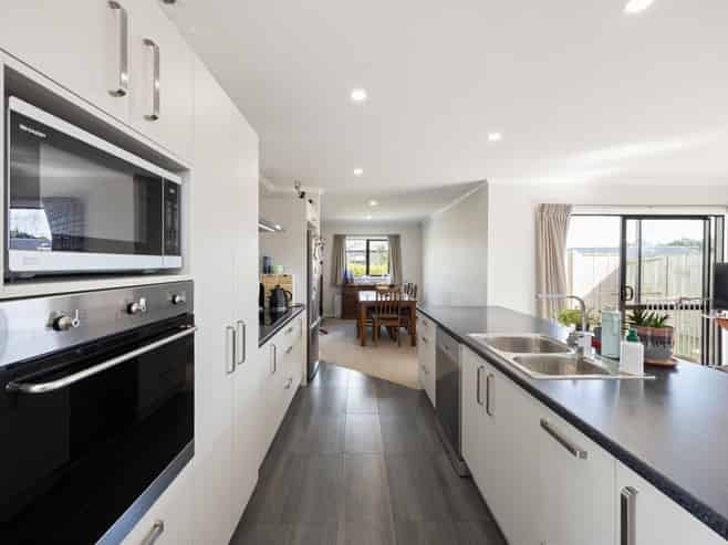 2/22 Iwi Road, Baverstock