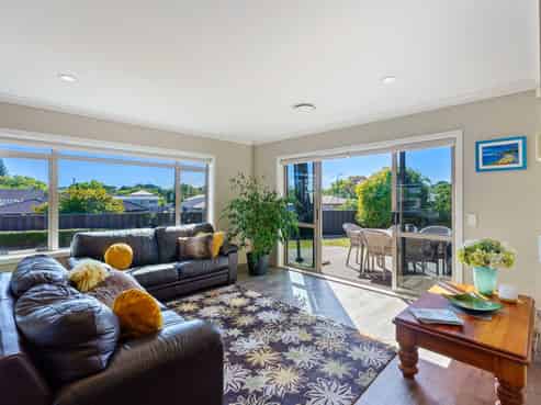 12 Simpson Crescent, Raumati Beach