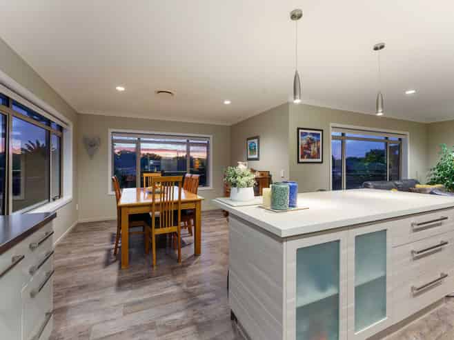 12 Simpson Crescent, RAUMATI BEACH