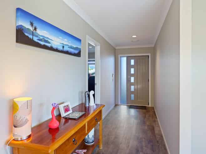 12 Simpson Crescent, RAUMATI BEACH