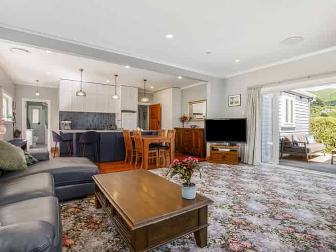 32 Handyside Street, Tawa