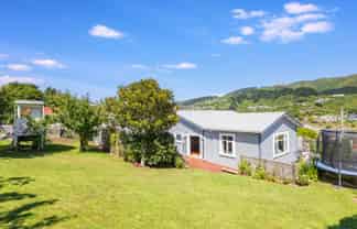 32 Handyside Street, Tawa