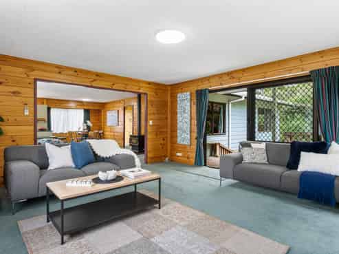 126 Laingholm Drive, Laingholm