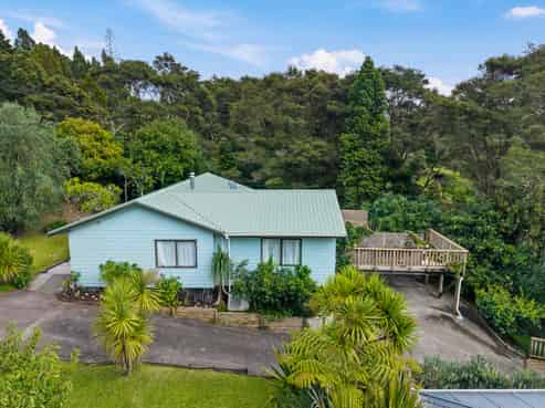126 Laingholm Drive, Laingholm