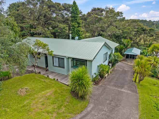 126 Laingholm Drive, Laingholm