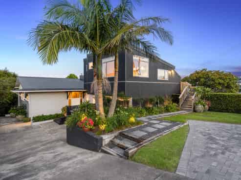 32 Colmar Road, Mellons Bay