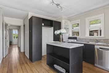 10 Chard Street, Westown